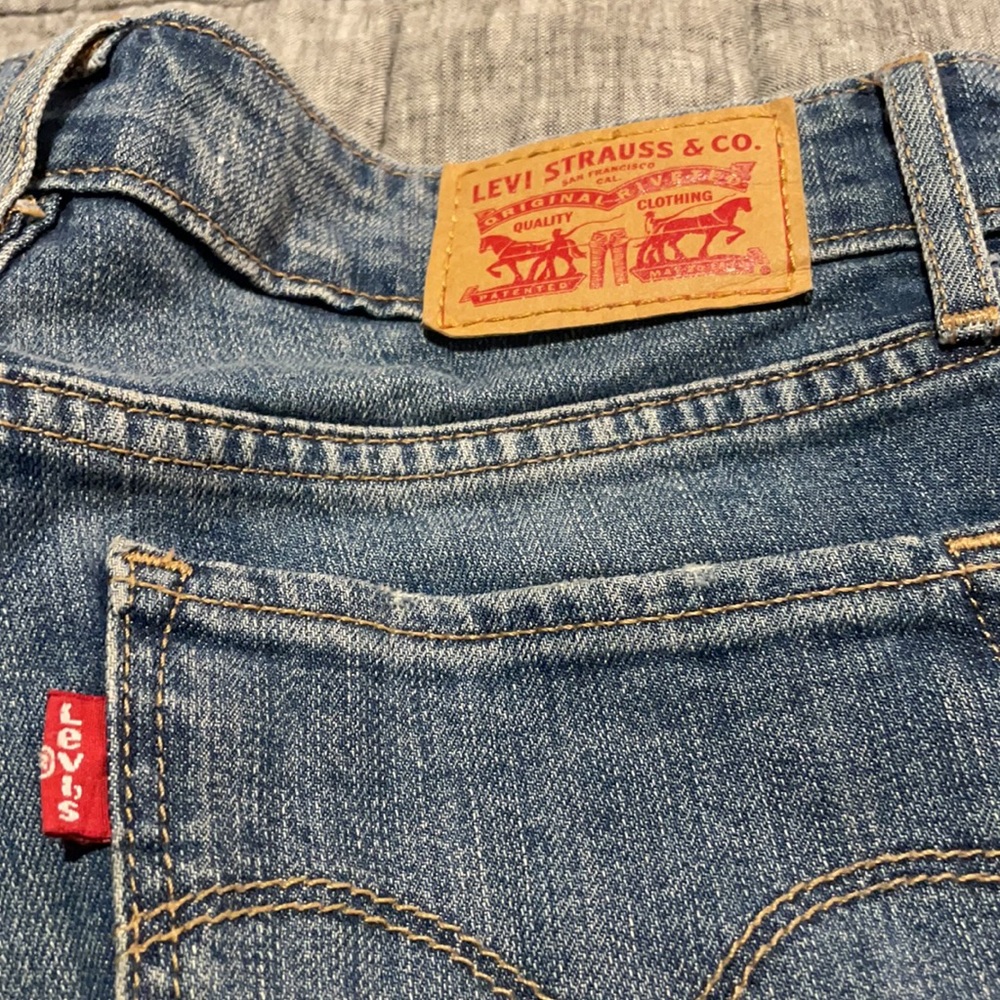 Levi’s 711 Skinny Ankle Length Jeans in Indigo
